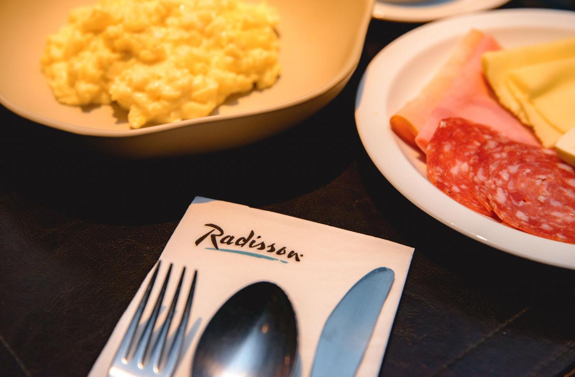 Radisson Alphaville Barueri Εξωτερικό φωτογραφία A Radisson hotel breakfast